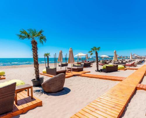 Gold Key Apartments, Durres Beach Bagian luar foto